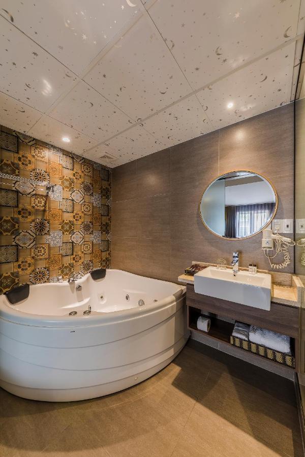 Sunflower Luxury Hotel Hô Chi Minh-Ville Extérieur photo
